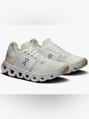 On Cloudswift 4 Running Shoe in White/Cream W 9.5